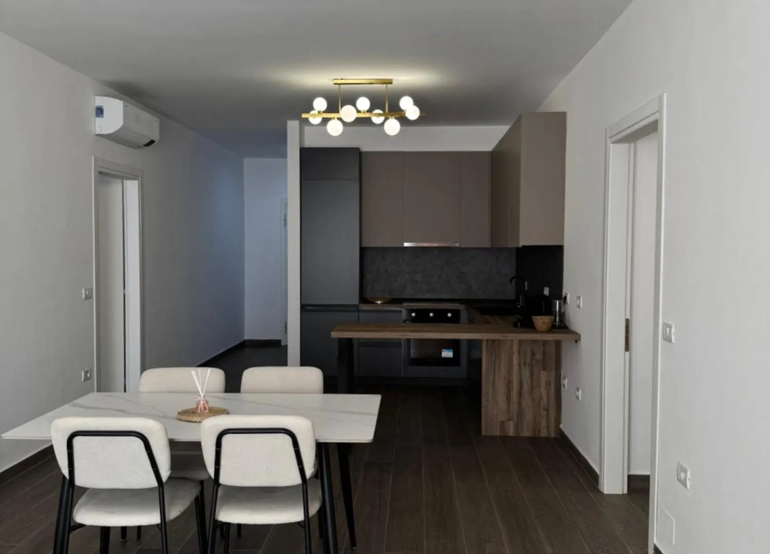 Free Parking Skanderbeg Square - Spacious Central Apartment Tirana