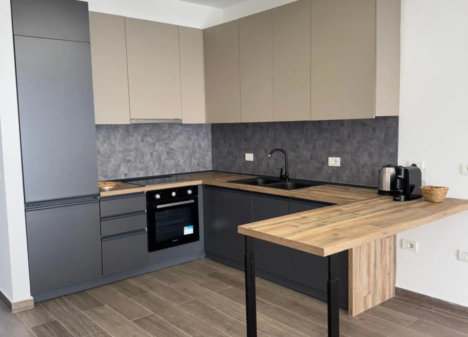 Free Parking Skanderbeg Square - Spacious Central Apartment Tirana 0*,  Albania