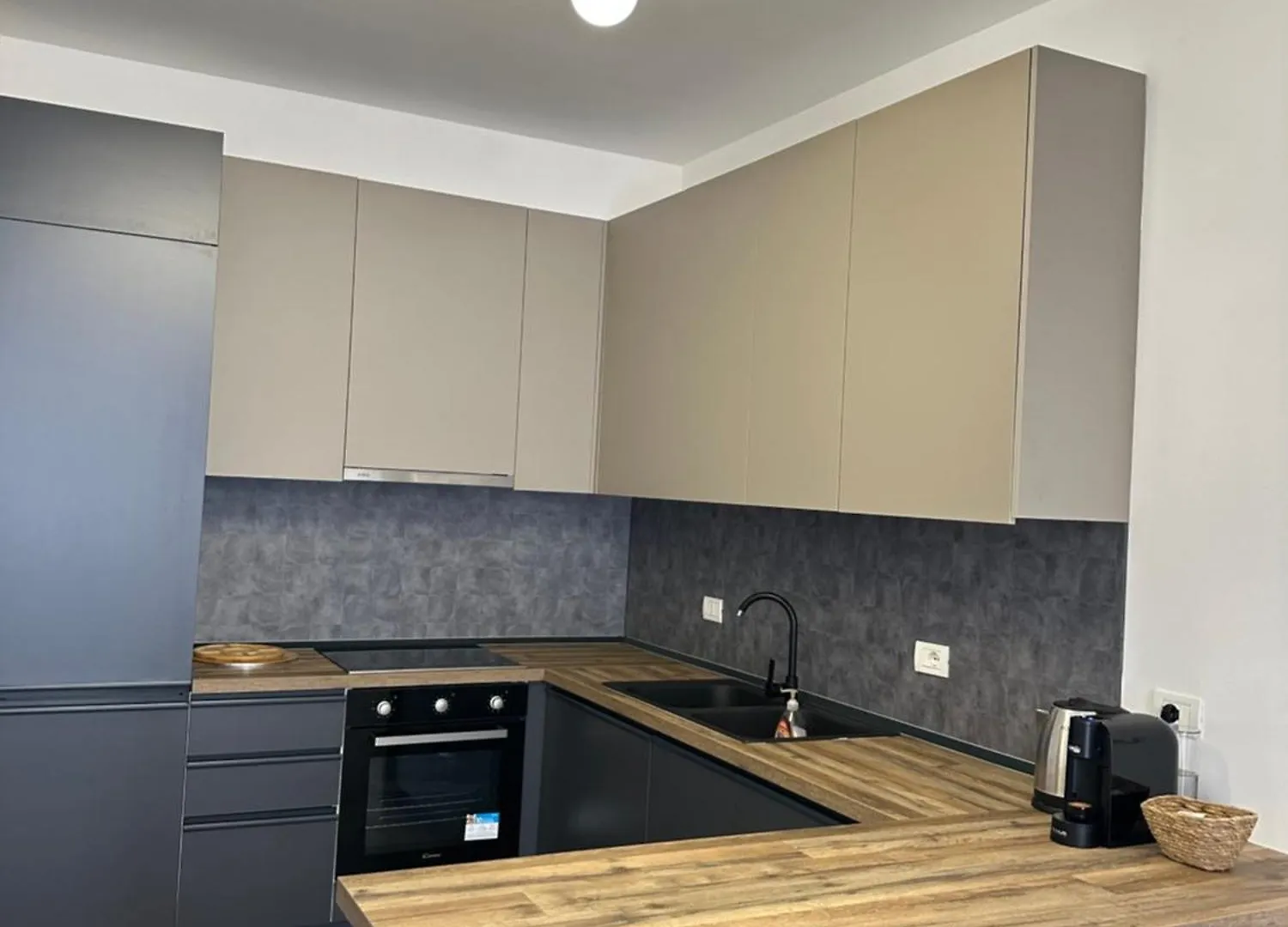 Free Parking Skanderbeg Square - Spacious Central Apartment Tirana